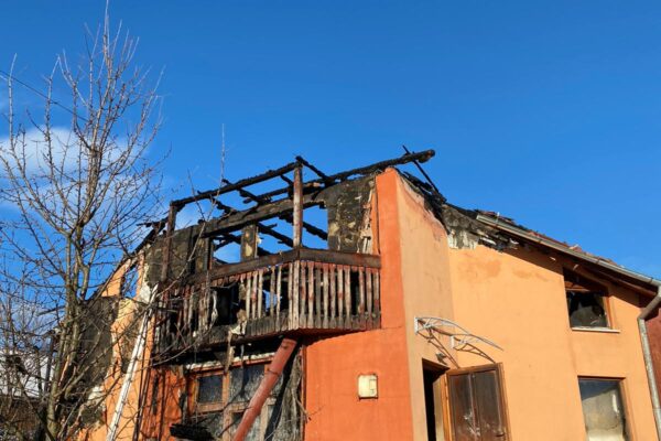 Incendiu la o casă din Ciurila! Pompierii au intervenit de urgență!