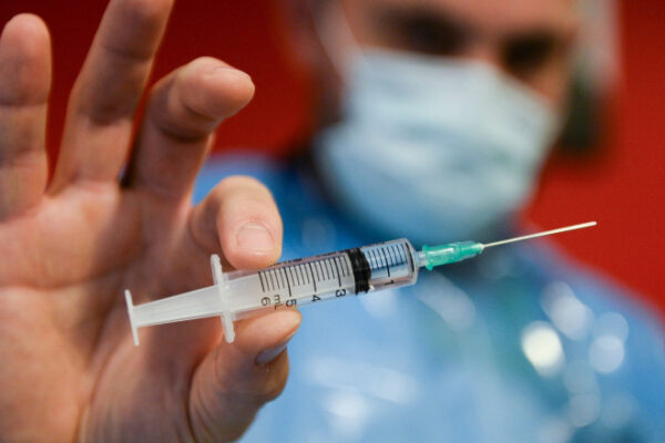 S-a inventat vaccinul care dă imunitate pe viață! Medicii infecționiști sunt super încântați