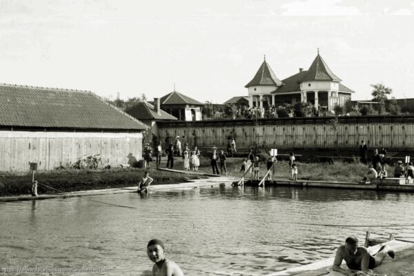 Băile Someșeni de la grandoare la ruină. Imagini senzaționale de acum un secol.