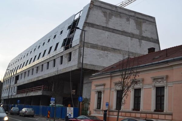 Ce spune arhitectul care a proiectat ”monstrul”. ”Și copilul când se naște e urât”
