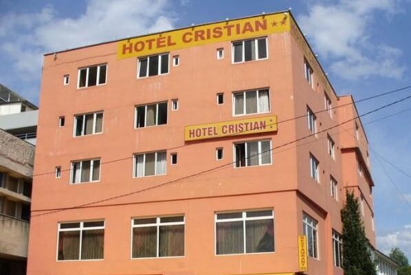 Milionarul clujean Dorin Bob a primit lovitura decisivă din partea primarului Emil Boc după achiziția ruinei fostului hotel Cristian