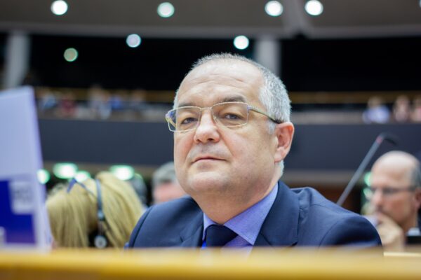 KO la Boc! Mircea Abrudean a treia funcție de secretar general adjunct al Guvernului. Se va ocupa de cumpărat hârtie