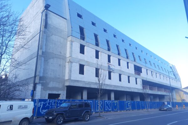 Avocatul Radu Chirilă, președinte USR Cluj: „‘Coșciugul’ de pe strada Avram Iancu e un nou eșec al administrației locale PNL în a proteja patrimoniul și istoria orașului”