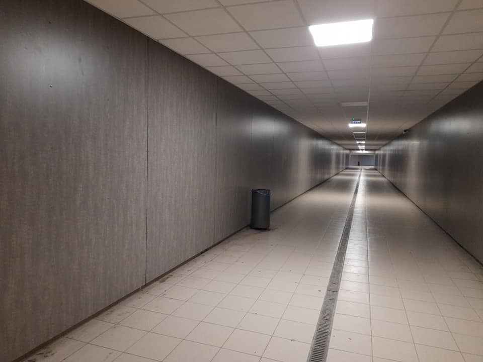 IMAGINI DEZOLANTE. Pasajul Gării din Cluj-Napoca, într-o stare de degradare! Așa sunt primiți turiștii în „orașul de cinci stele”