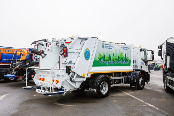 ATENȚIE la ȚEPARI. Falși angajați Supercom bat la ușile clujenilor pentru a le cere bani. Mai multe persoane, reținute la Florești