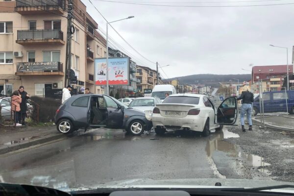 Accident pe drum drept în Florești, pe strada Eroilor!