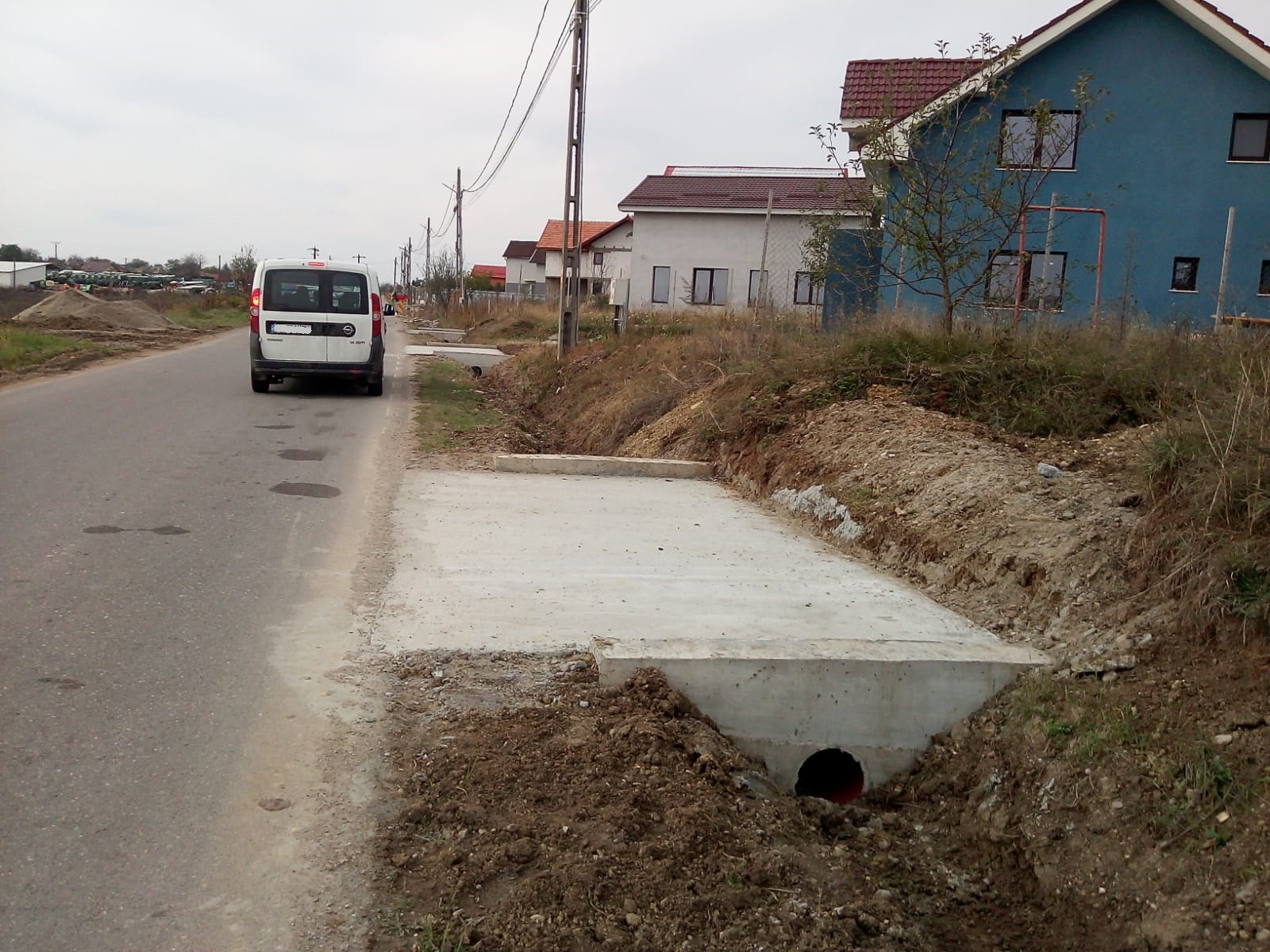 CJ Cluj a reluat lucrările de realizare a acceselor la proprietăți pe mai multe drumuri județene