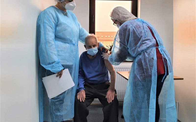 Veteran de război de 104 ani, vaccinat împotriva COVID la Constanța