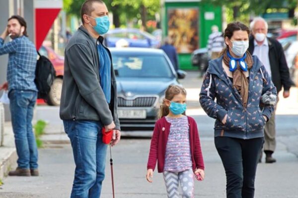 În toamnă am putea renunța la purtatul măștii dacă ne-am vaccina cât mai mulți