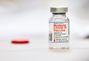 O nouă tranșă de vaccinuri Moderna ajung vineri la Cluj