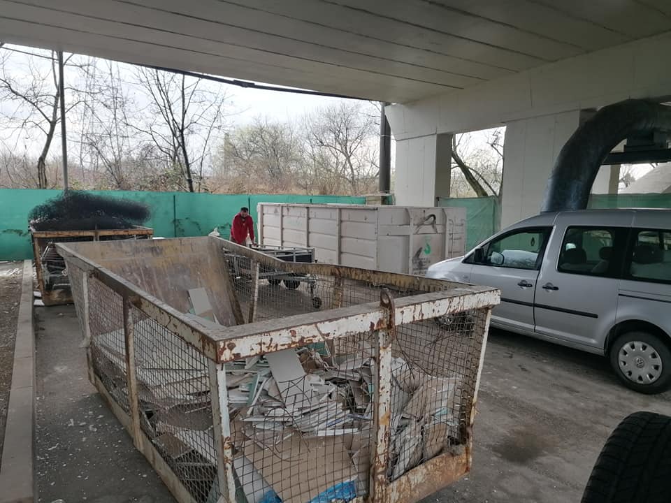 Punctele de colectare a deșeurilor din construcții au fost desființate. Primarului Boc spune că situația este una critică