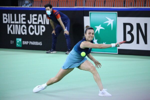 Victorie muncită pentru Gabriela Ruse în fața lui Jasmine Paolini și aduce României primul punct în confruntarea cu Italia din play-off-ul Billie Jean King Cup