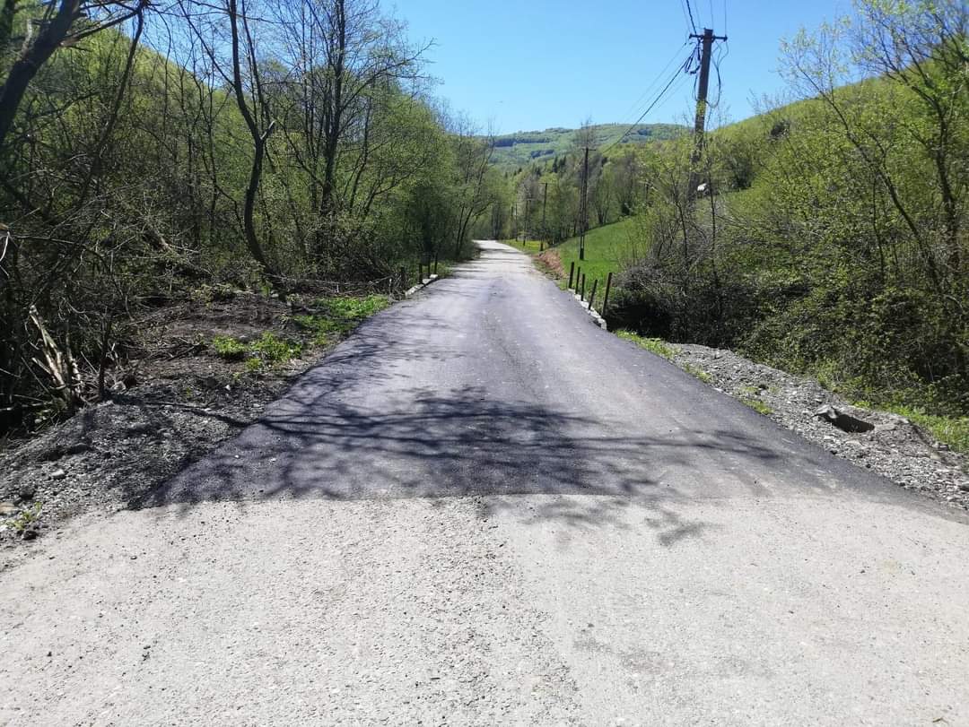 Lucrările de întreținere pe DJ 182E Chiuiești – Mănăstirea Casie au începutl