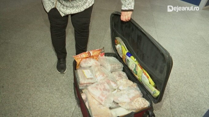 O româncă a avut probleme la îmbarcare pe aeroportul din Cluj. Avea un bagaj de 42 kg cu carne  de miel, fasole și cârnați