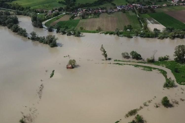 ALERTĂ la Cluj. Cod galben și pericol de inundații până la miezul nopții