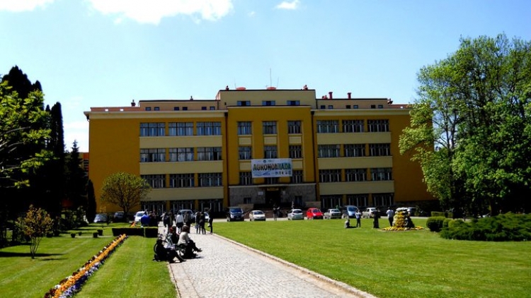 USAMV Cluj își obligă studenții să își deschidă conturi la BCR.