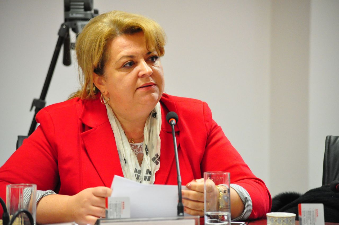 Univers T se îndreaptă spre faliment! Mariana Leș bugetarul de lux cu afaceri în domeniul privat