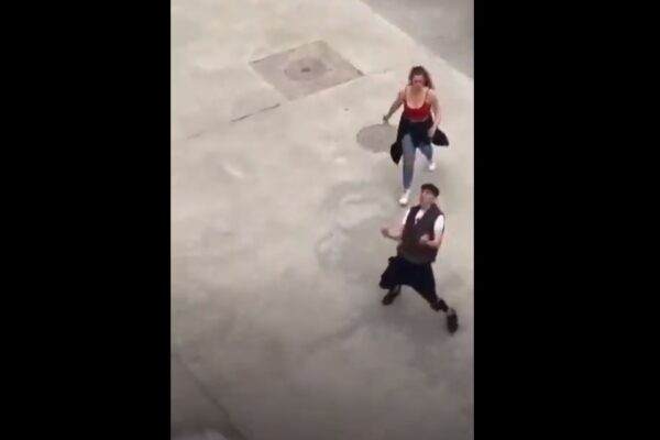 Doi mici golani din Florești au făcut scandal și au amenințat oamenii – VIDEO