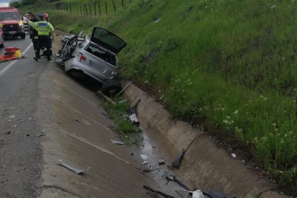 Accident pe centura Vâlcele – Apahida. A ajuns cu mașina în rigolele ”antitanc” din zona respectivă