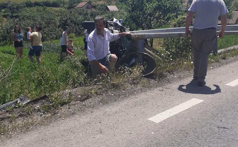 Accident grav la Sânpaul. O mașină s-a întors cu roțile în sus