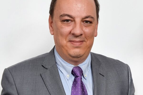 Consilierul județean PNL Cluj, Călin Tuluc continuă să se înțepe la bugetele primăriilor liberale. Două contracte generoase în cinci zile