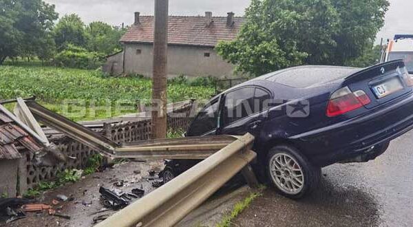 Accident grav la Nima! Un meltean cu BMW și-a căutat-o până și-a făcut mașina praf VIDEO