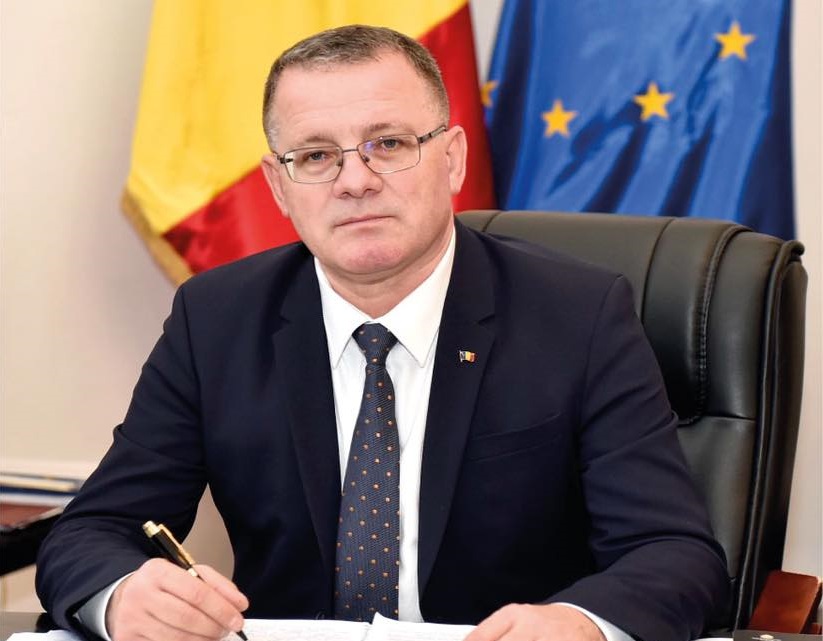 Adrian Oros și-a prezentat demisia din funcția de ministru al Agriculturii