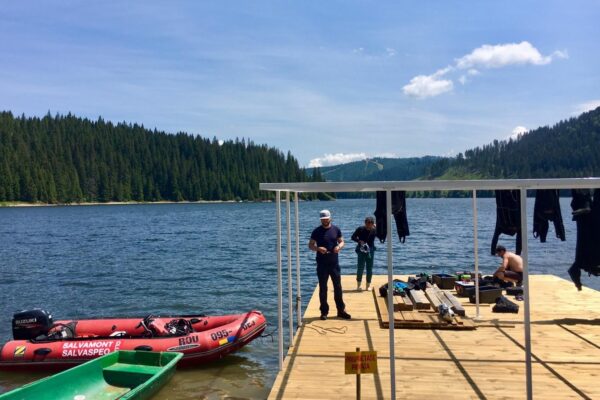 Stagiu de pregătire organizat de Salvamont Cluj pe lacul Beliș pentru scafandri