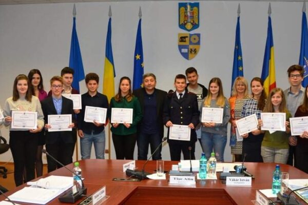 Elevii de 10 ai Clujului la BAC 2021 și Evaluare Națională, premiați de Consiliul Județean