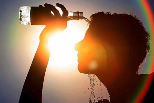 Trei persoane au ajuns la spital din cauza caniculei în România, iar peste 200 au avut nevoie de îngrijiri medicale