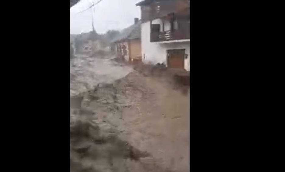 RO-ALERT – COD ROȘU de inundaţii şi viituri în localitățile clujene Mihai Viteazul, Moldovenești, Iara, Valea Ierii și Băișoara