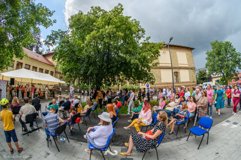 „Muzica vindecă”, spectacol inedit în curtea spitalului Spitalul Clinic Județean de Urgență Cluj-Napoca