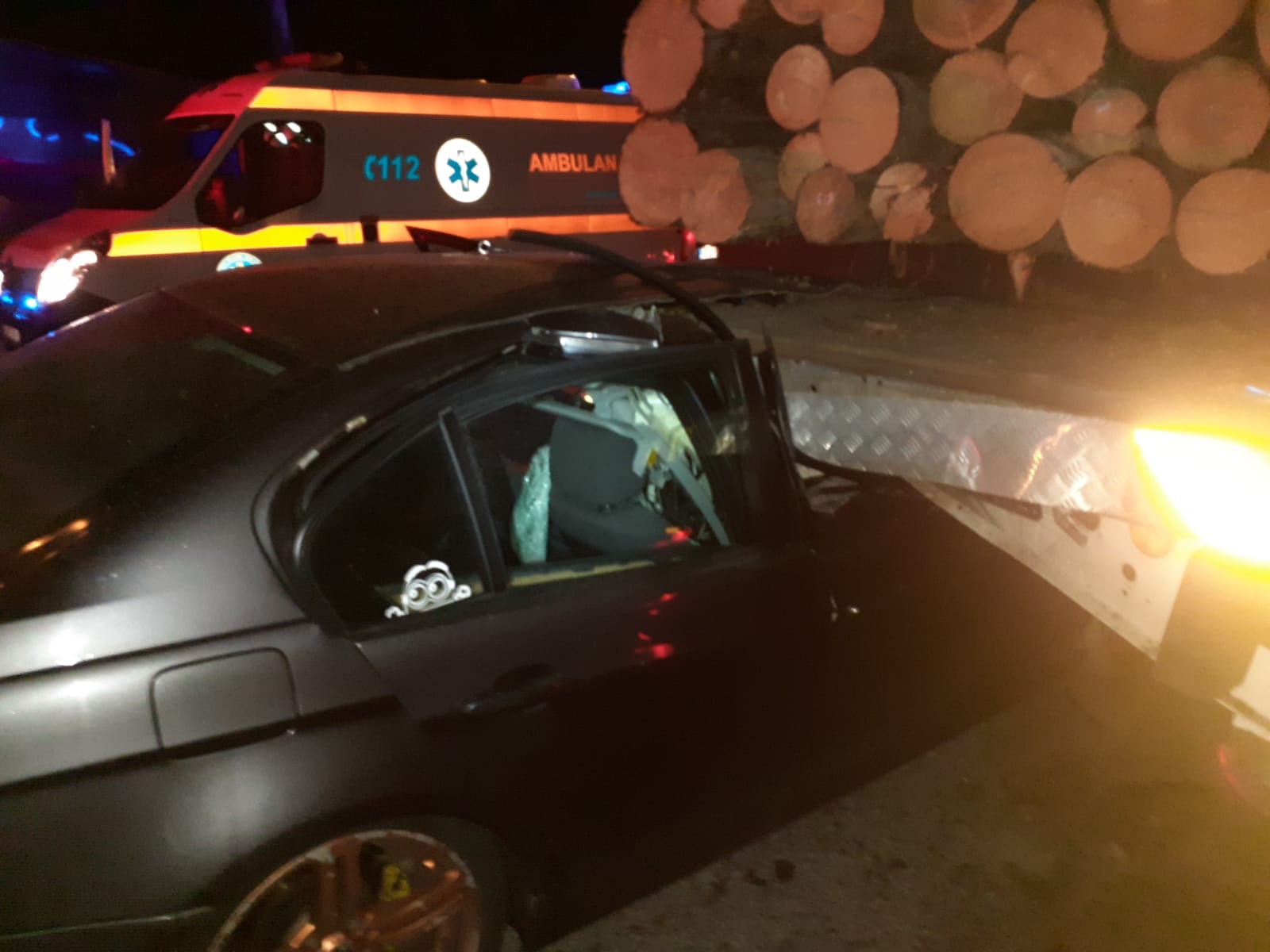 Accident grav la Dej!!! S-a înfipt ca o săgeata in spatele unui autotren