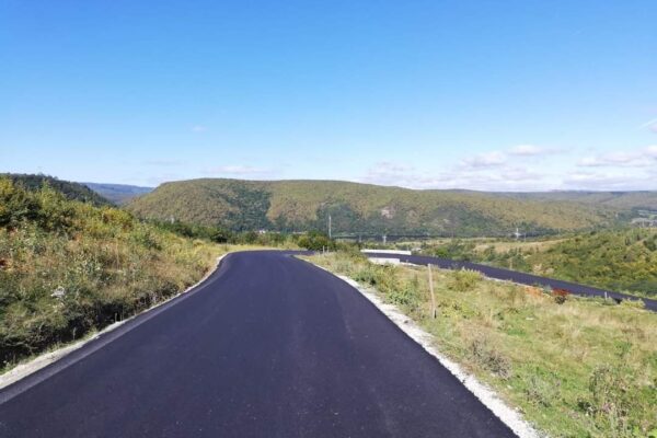 Asfaltarea drumului județean DJ 103V Someșu Rece – Stolna a fost finalizată