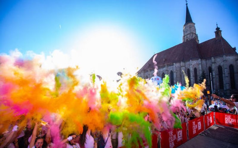 Noi restricții de circulație anunțate pentru sâmbătă în centrul Clujului pentru The Color Run