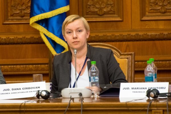 Judecătoarea Dana Gîrbovan trage un serios semnal de alarmă. ”Fiecare cetățean trebuie să apere drepturile fundamentale pentru că Statul nu mai pare dispus să facă asta”.