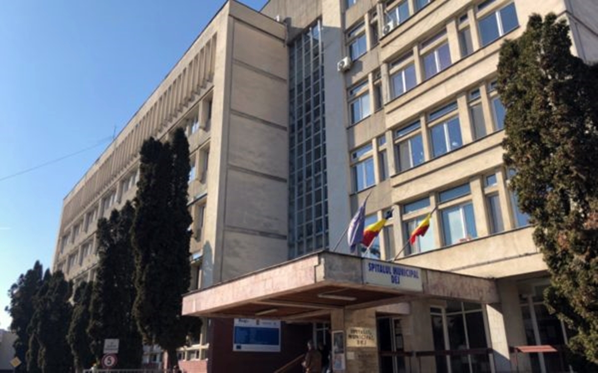 Managerul Spitalului din Dej încalcă grav Constituția. Persoanele nevaccinate au dreptul la muncă și nu pot fi obligate să se vaccineze