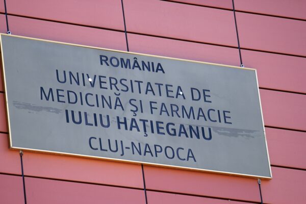 Cum a reușit să învingă pandemia Universitatea de Medicină din Cluj Napoca. Cazurile de infectări sunt aproape inexistente iar școala se face față în față
