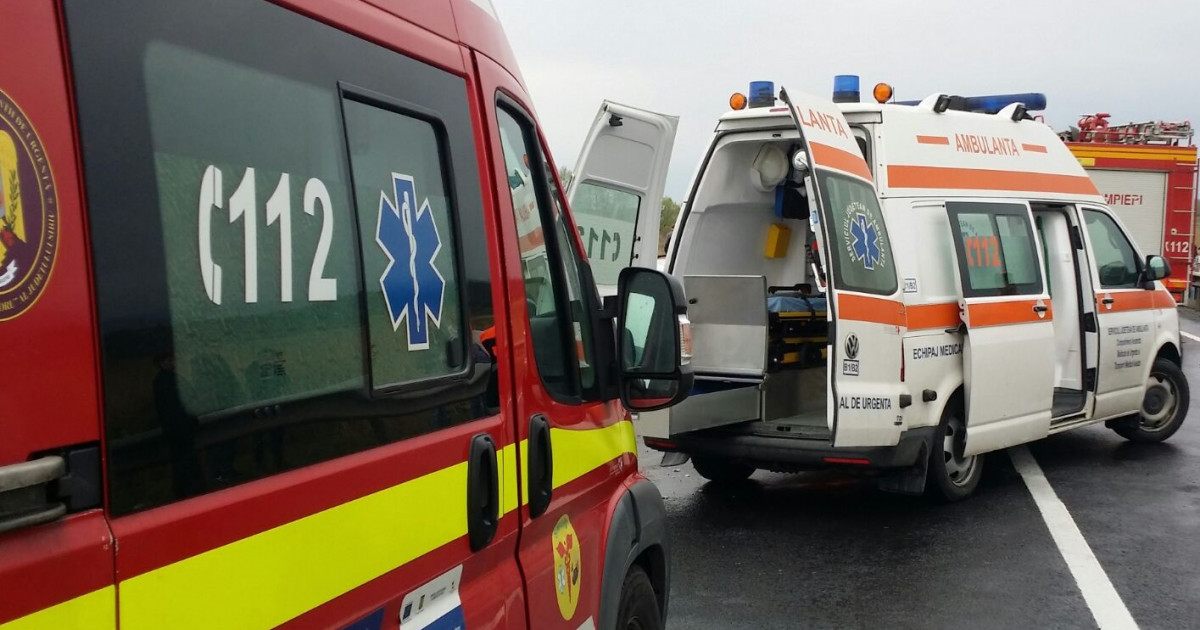Un microbuz plin cu copii s-a răsturnat în Bologa. Șase persoane au ajuns la spital