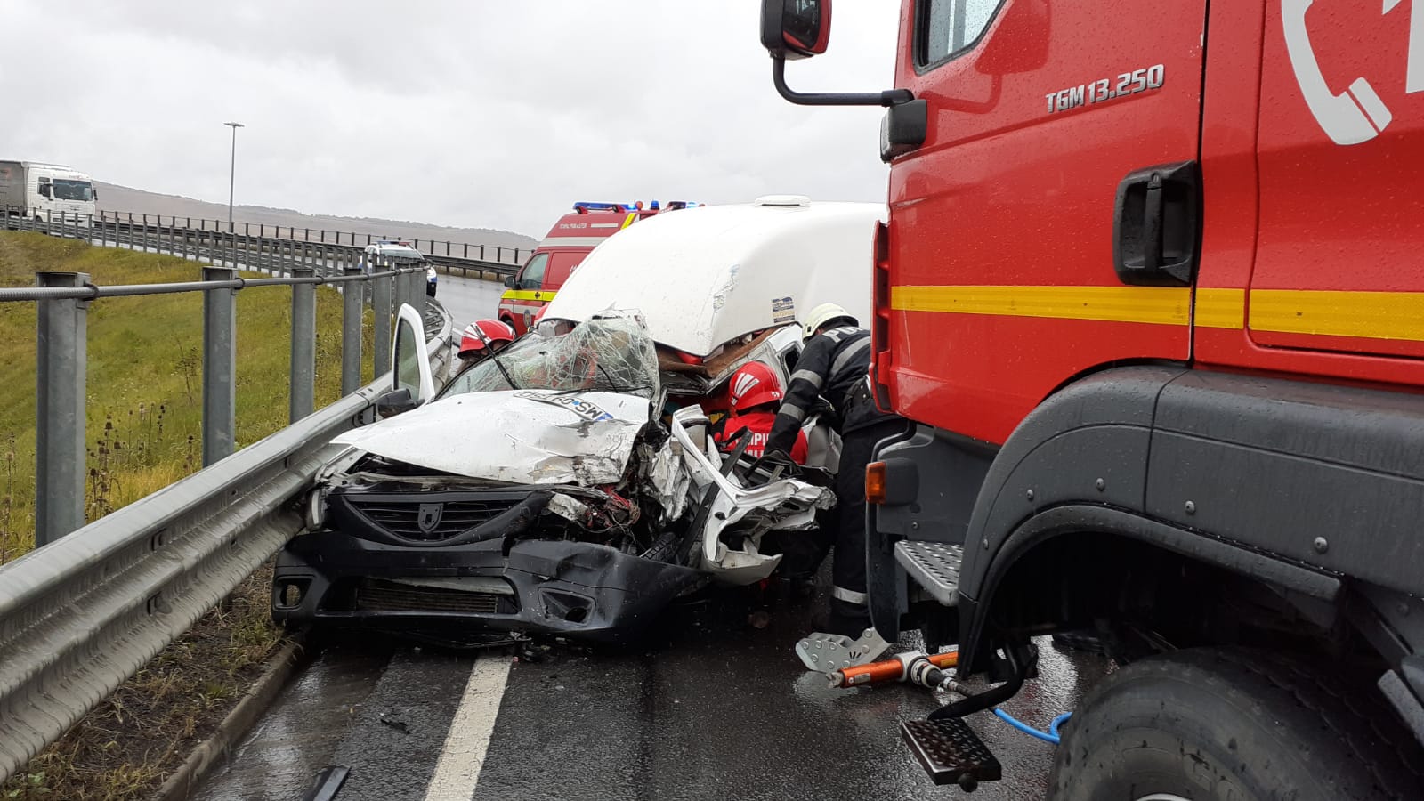 Traficul de pe Autostrada Transilvania spre Cluj Napoca este blocat. Salvatorii intervin chiar în aceste moment