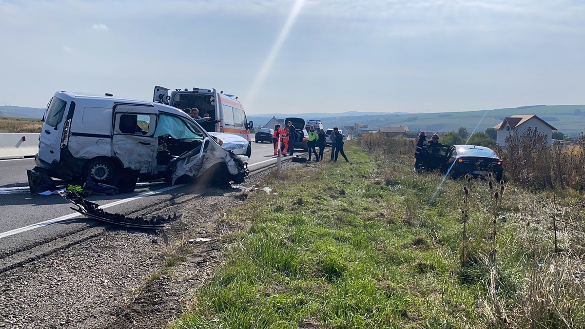 Accident grav la Copăceni – Turda. Impactul a fost unul total GALERIE FOTO