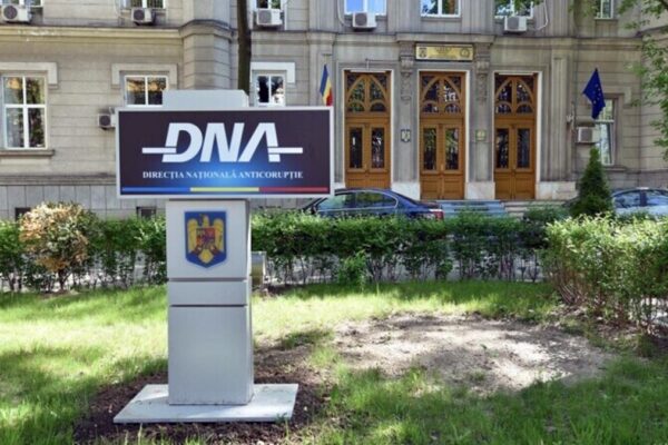 DNA l-a prins în flagrant pe un mare mahăr din Ministerul Sănătății. Numele său este implicat în mega scandalul celebrului chirurg clujean Lucian Fodor care a fost forțat să demisioneze
