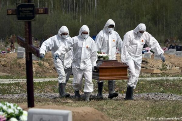 Soț și soție răpuși de Covid, în Apahida. Familia este devastată de durere: ”Am ajuns să facem gropi în fiecare săptămână”