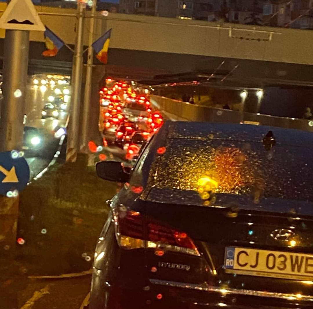 „VINEREA ROȘIE”. Cluj-Napoca, noul El Dorado al României. Cozi kilometrice de mașini pe Calea Florești
