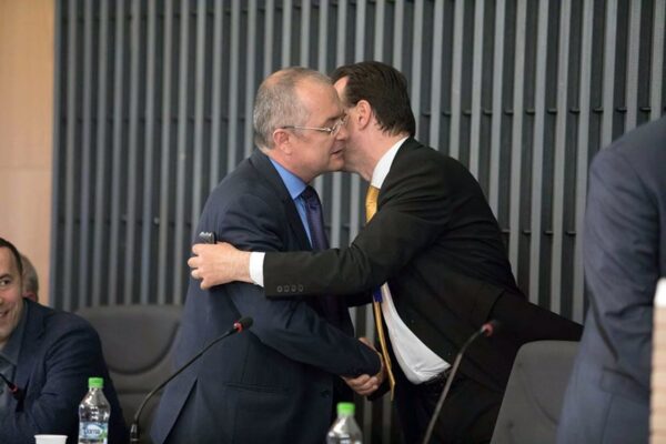 Cândva se se îmbrățișau cu drag. Acum Boc a întors armele. ”Este un demagog și un om care nu știe să piardă”