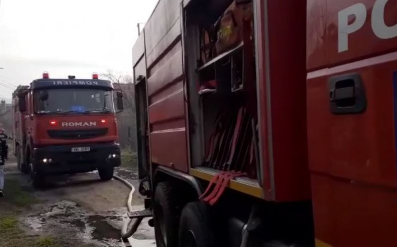 Dramă în prag de iarnă. O casă din comuna Iara a luat foc. Un tânăr s-a ales cu arsuri grave