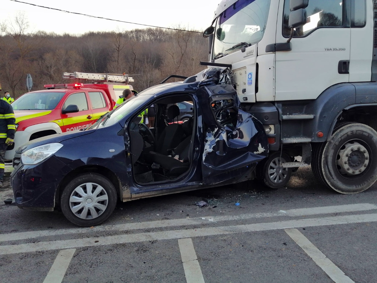 Accident grav de tot pe DN 1, în județul Cluj. Așa ceva se vede mai rar pe șoselele din România VIDEO