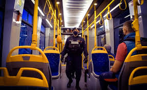 Urmărit național, reținut de jandarmi într-un autobuz din Cluj-Napoca. A fost prins fără bilet de controlori