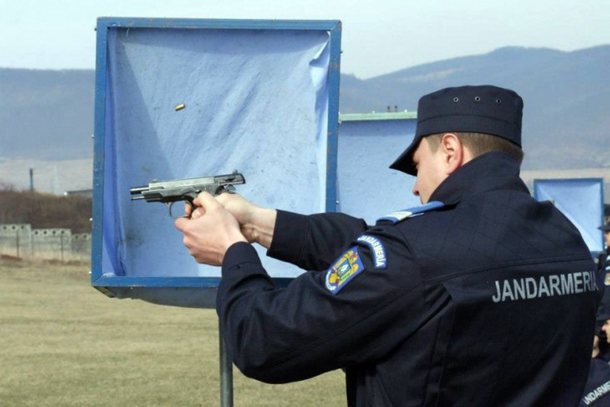 Un polițist de la Dej a vrut să se sinucidă. A folosit pistolul chiar în Secția de Poliție