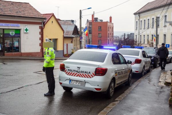 EXCLUSIV Doi polițiști locali au fost reținuți pentru 24 de ore. Agresorii cerșetorului bătut cu bestialitate au ajuns unde le este locul